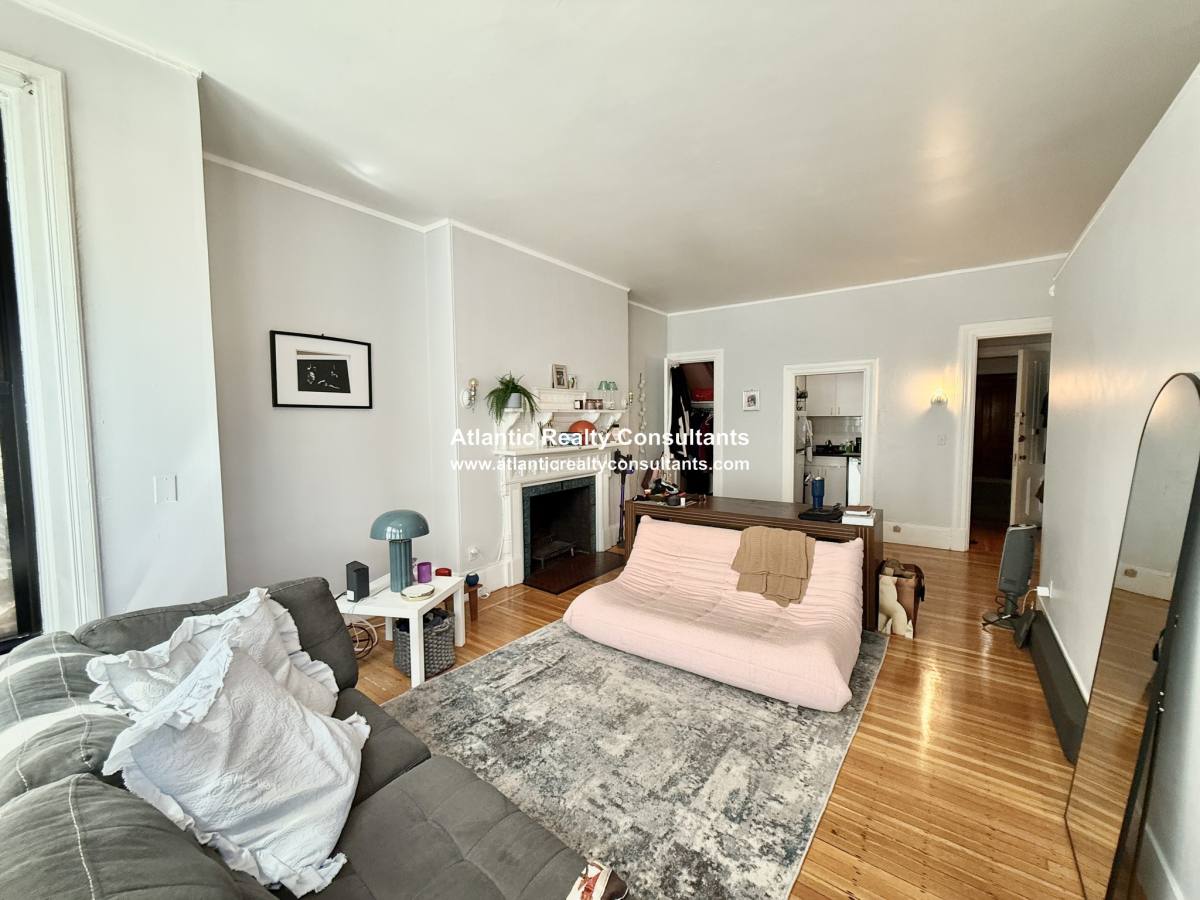 Apartment for rent at 178 Marlborough St #4, Boston, MA 02116