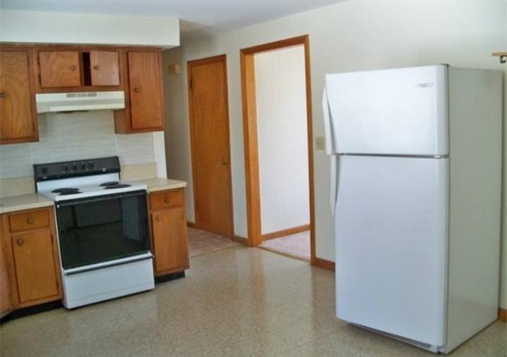Apartment for rent at 12 Maple Ave, Wallingford, CT 06492