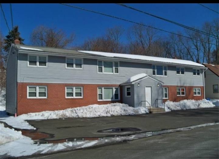 Apartment for rent at 12 Maple Ave, Wallingford, CT 06492