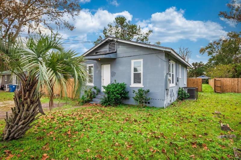House for rent at 256 Vernis Ave, Jacksonville, FL 32218