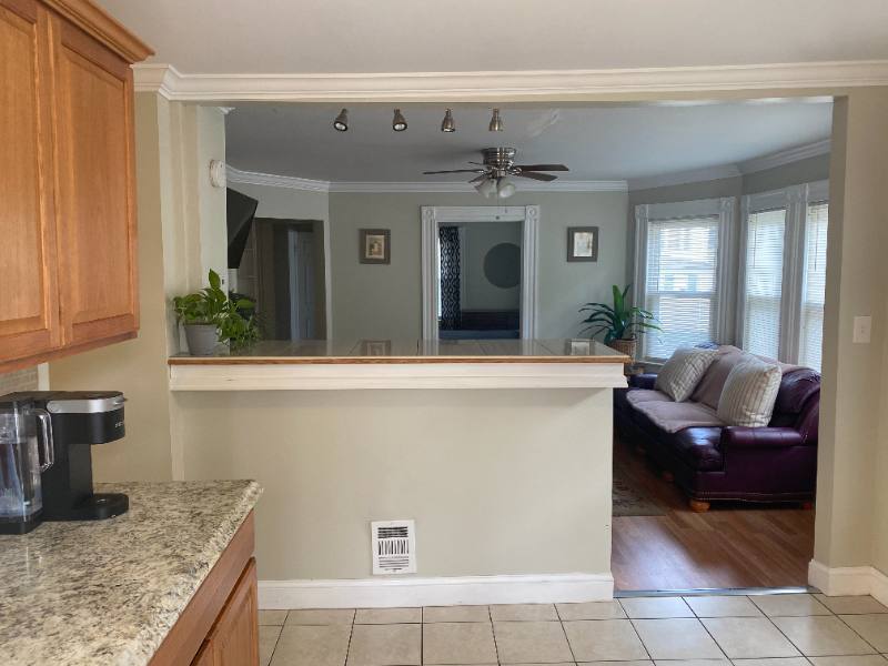 Apartment for rent at 105-107 Evergreen Ave #2, Hartford, CT 06105