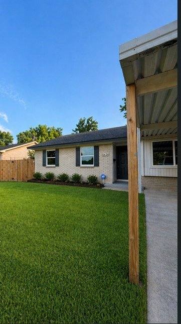 House for rent at 5426 Greylog Dr, Houston, TX 77048