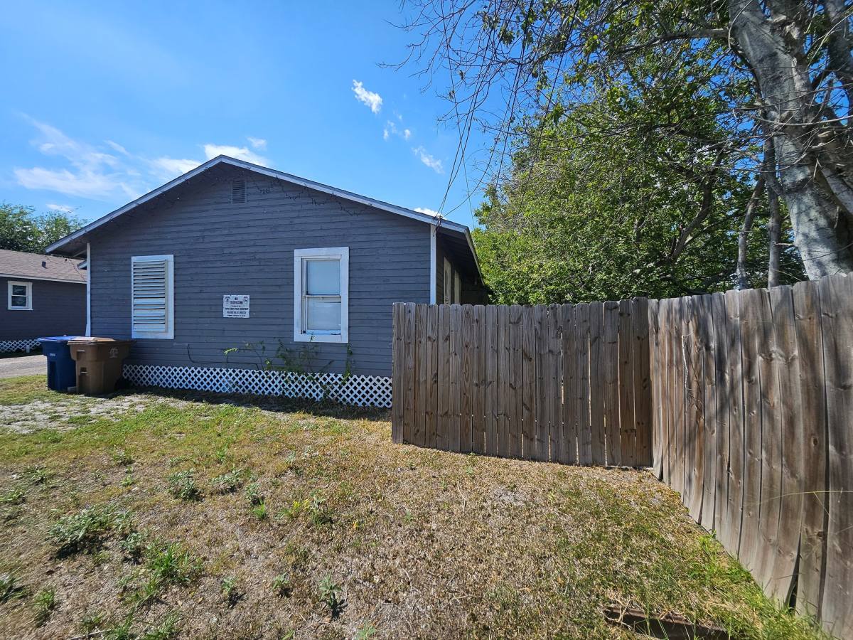 Apartment for rent at 821 S Alameda St #1, Corpus Christi, TX 78404