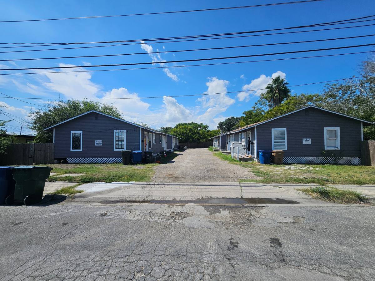 Apartment for rent at 821 S Alameda St #1, Corpus Christi, TX 78404