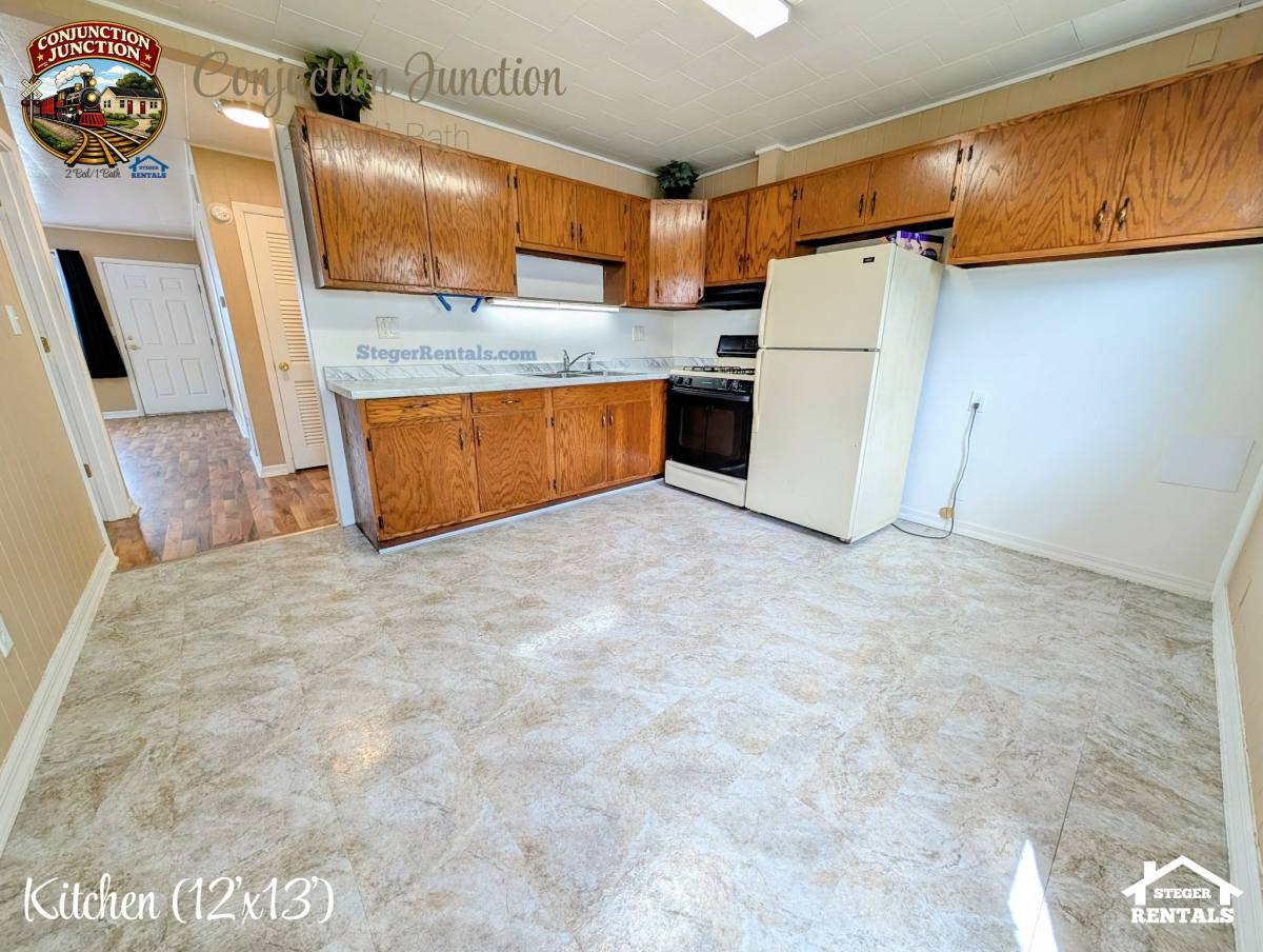 Townhouse for rent at 22 E 35th St, Steger, IL 60475