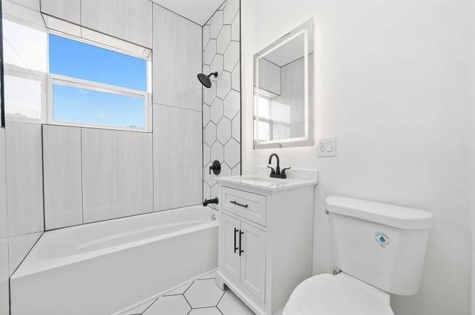Apartment for rent at 322 S Kostner St #1, Chicago, IL 60624
