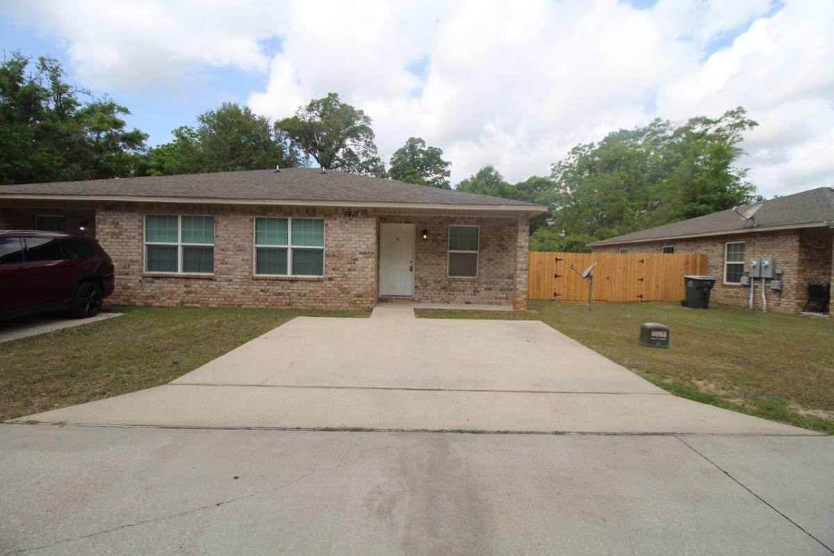 Townhouse for rent at 3417 W Fisher St #C, Pensacola, FL 32505