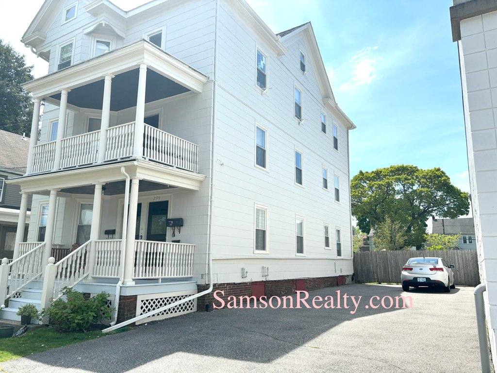 Apartment for rent at 209 Fourth St #2, Providence, RI 02906