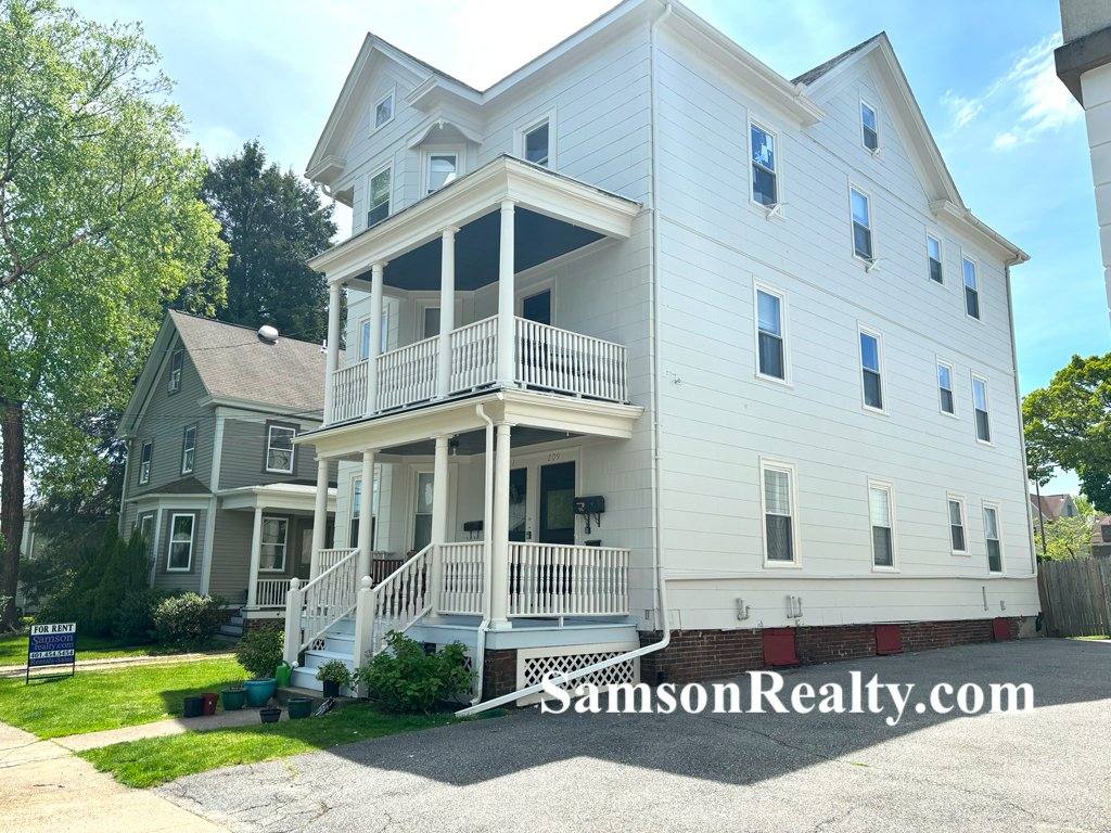 Apartment for rent at 209 Fourth St #2, Providence, RI 02906
