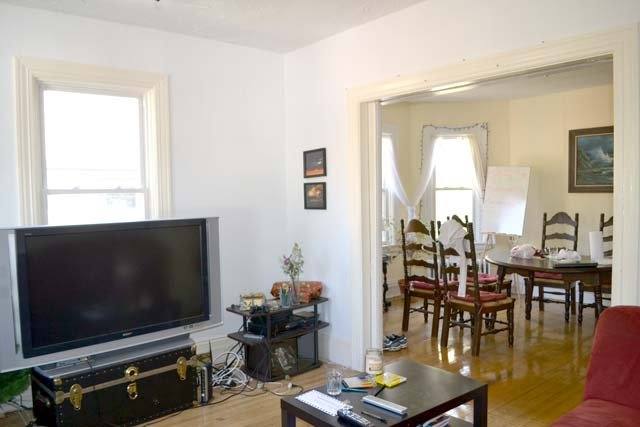 Apartment for rent at 209 Fourth St #2, Providence, RI 02906