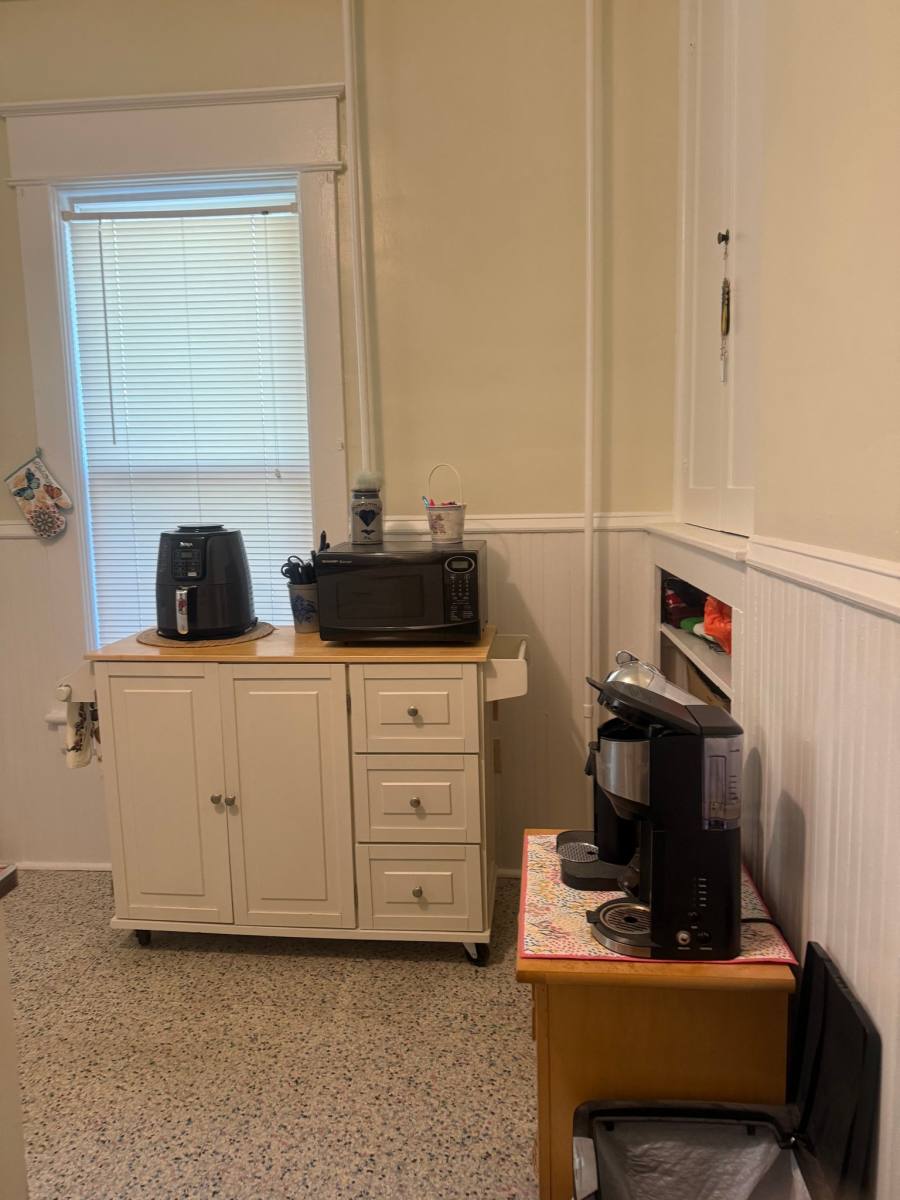 Apartment for rent at 401 Washington Ave SW, Roanoke, VA 24016