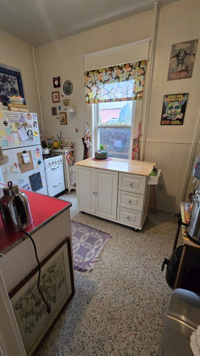 Apartment for rent at 401 Washington Ave SW, Roanoke, VA 24016
