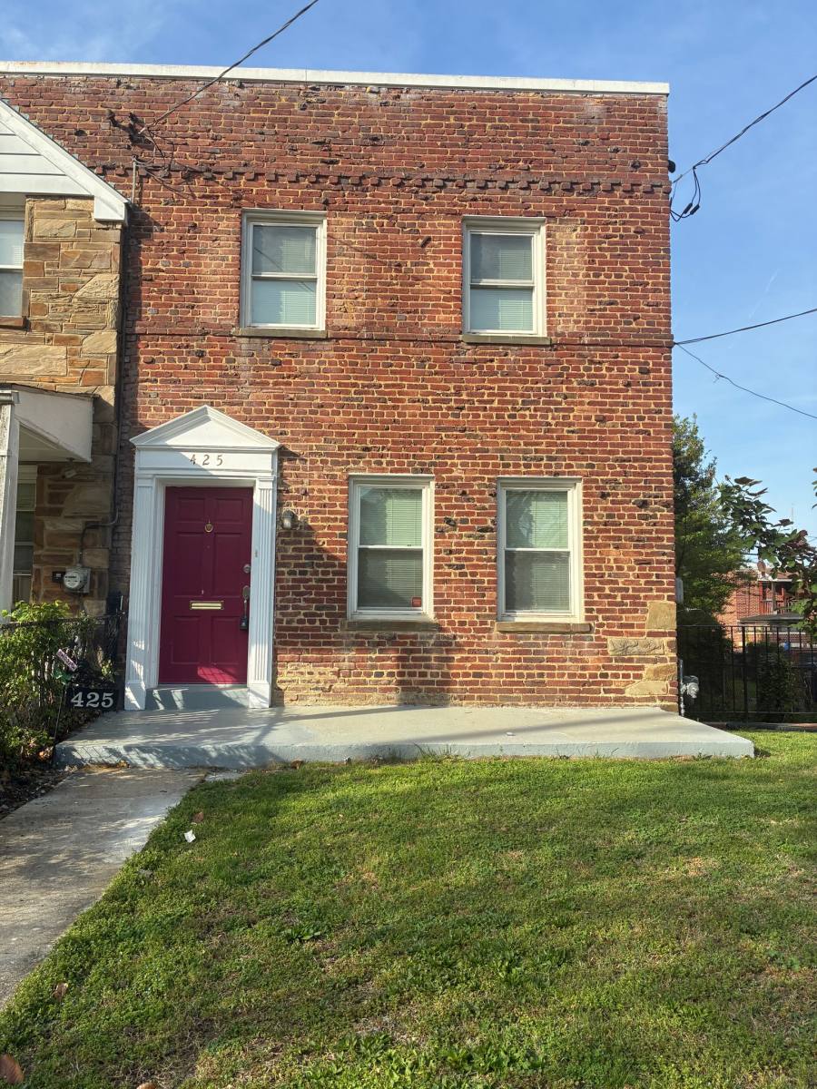 Townhouse for rent at 425 Oakwood St SE, Washington, DC 20032