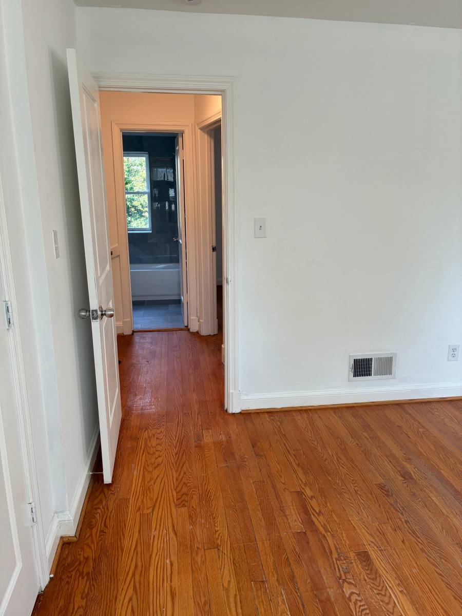 Townhouse for rent at 425 Oakwood St SE, Washington, DC 20032