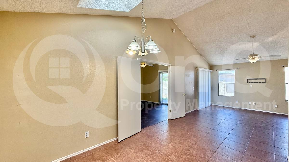 House for rent at 11014 N 81st Ave, Peoria, AZ 85345