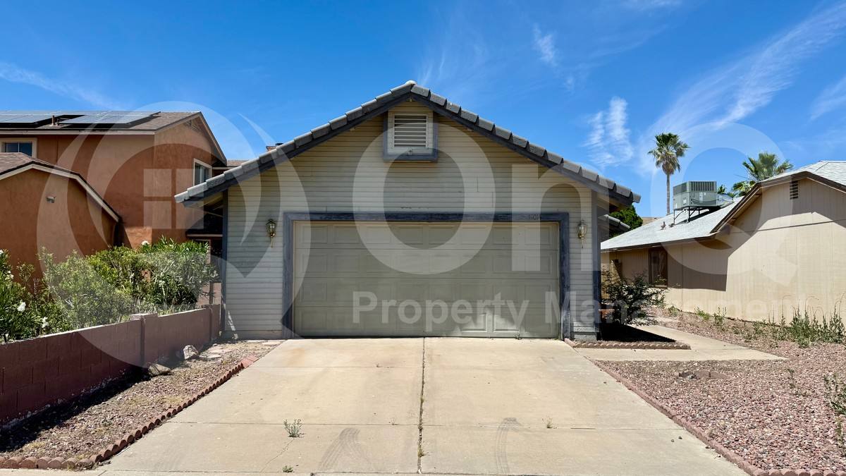 House for rent at 11014 N 81st Ave, Peoria, AZ 85345