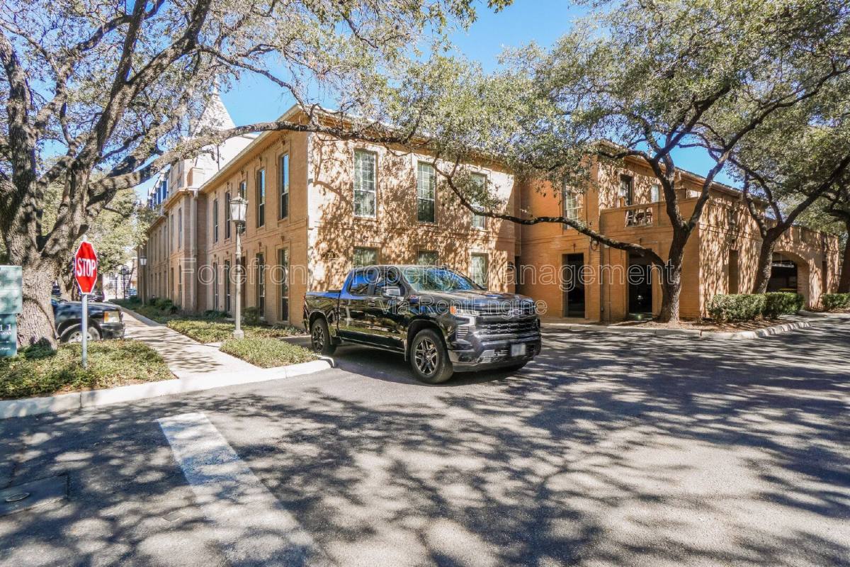 Apartment for rent at 7711 Broadway #11C, San Antonio, TX 78209