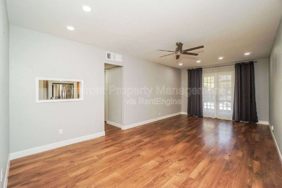 Apartment for rent at 7711 Broadway #11C, San Antonio, TX 78209