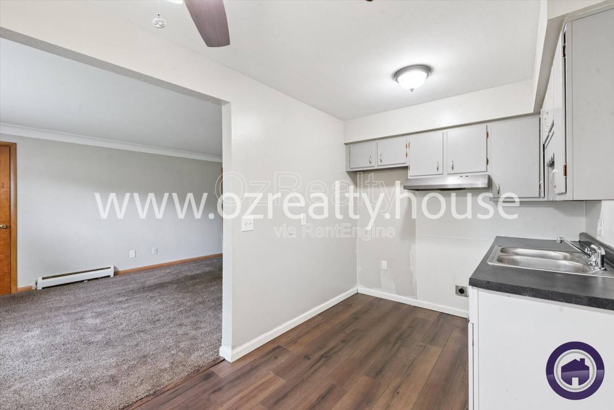 Apartment for rent at 1733 Christian Ave #2, Toledo, OH 43613