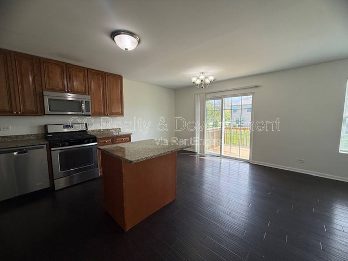Apartment for rent at 1062 Turin Dr, Hampshire, IL 60140