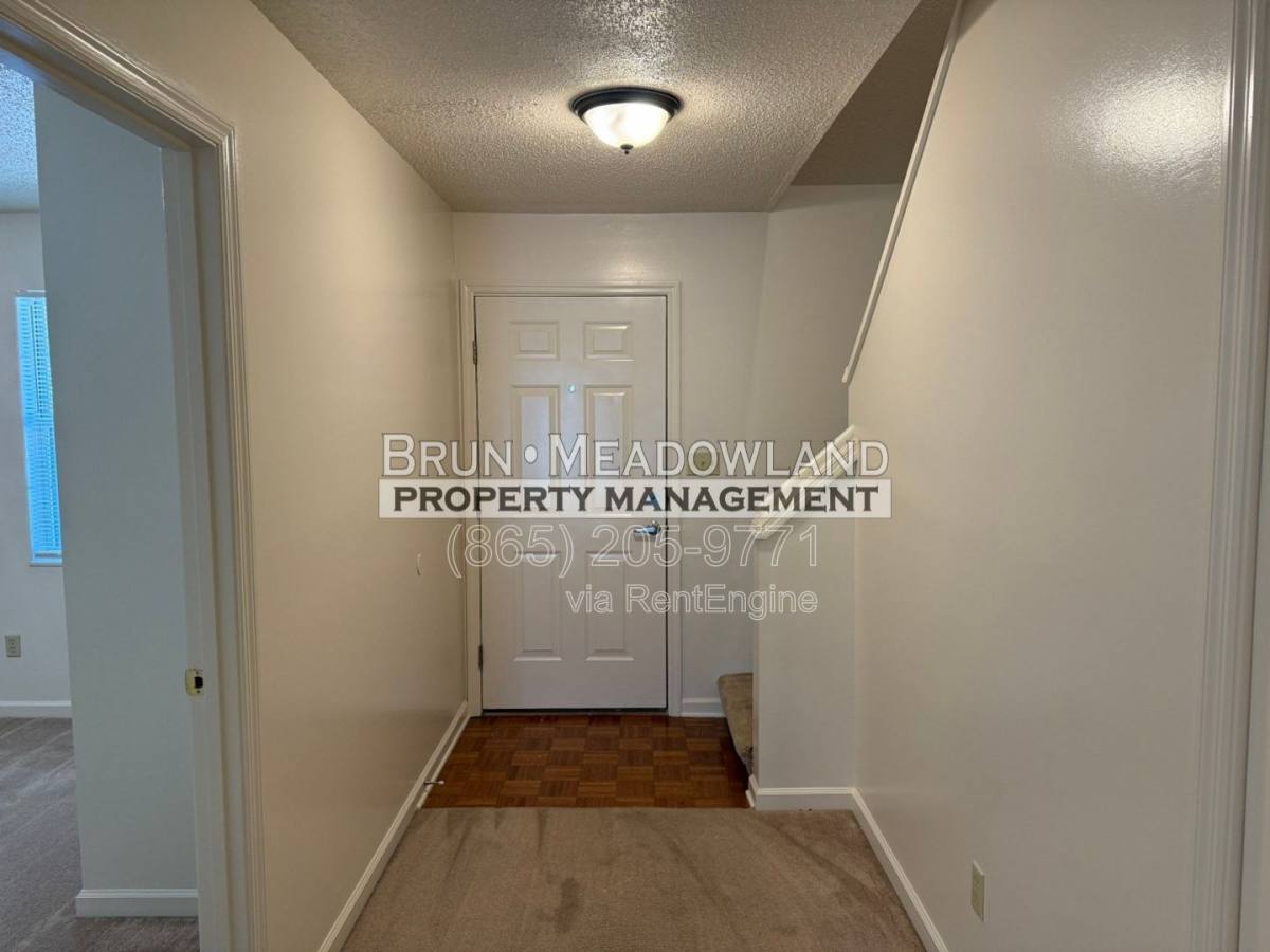 Townhouse for rent at 6523 Doe Creek Way, Knoxville, TN 37918
