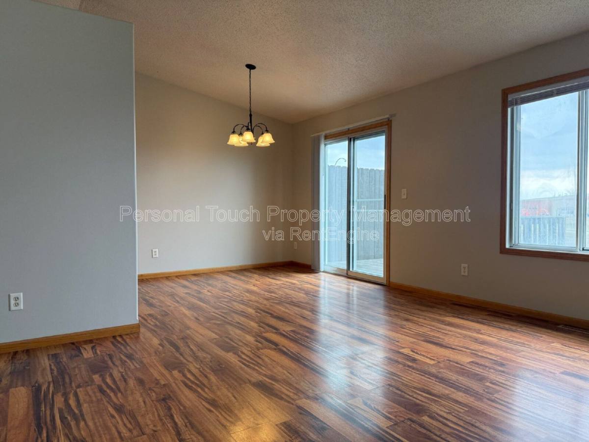 House for rent at 1143 39th Ave S, Moorhead, MN 56560