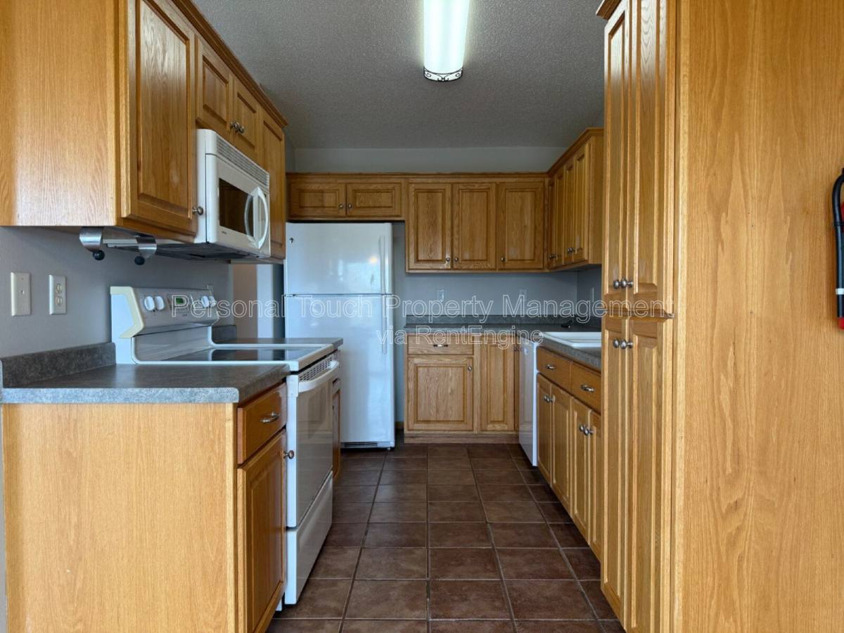 House for rent at 1143 39th Ave S, Moorhead, MN 56560