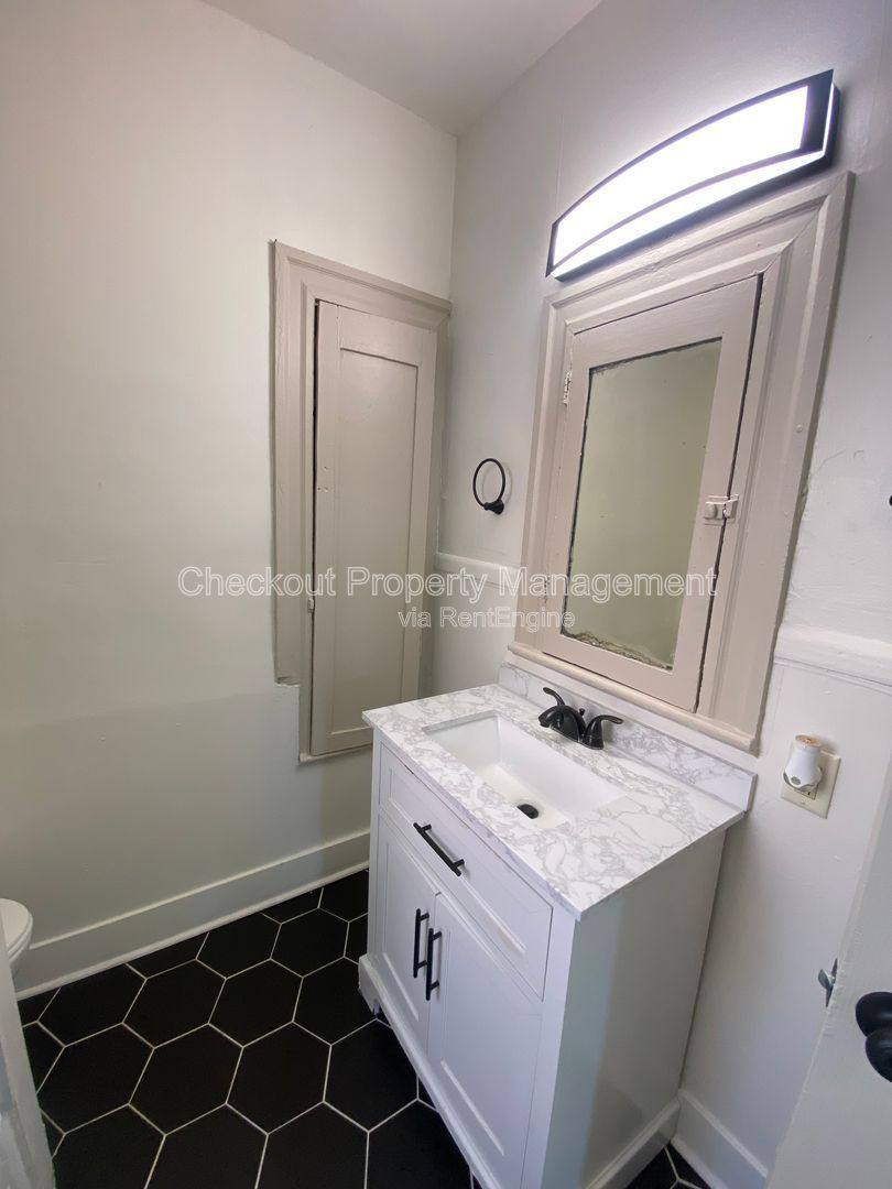 Apartment for rent at 6436 Idaho Ave, Saint Louis, MO 63111