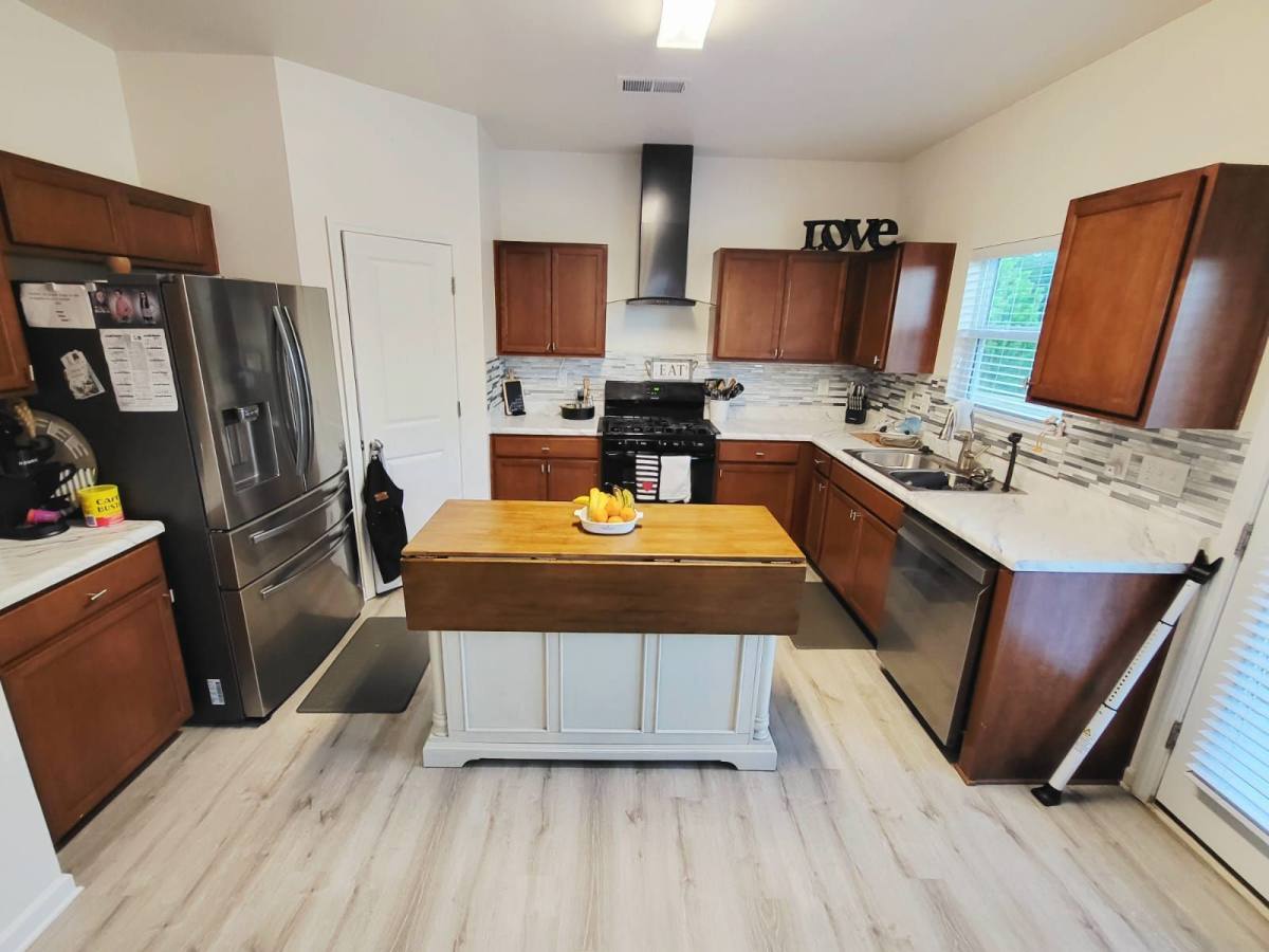 House for rent at 366 Crandon Rd, Mount Holly, NC 28120