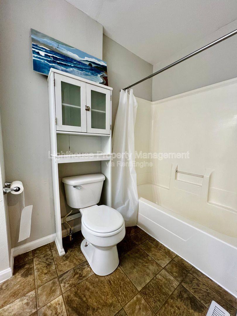 House for rent at 708 Elizabeth St, Kalamazoo, MI 49007