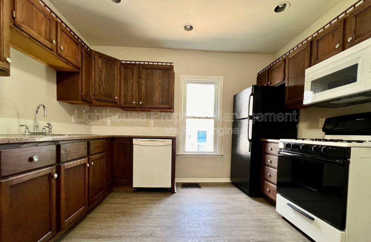 House for rent at 708 Elizabeth St, Kalamazoo, MI 49007