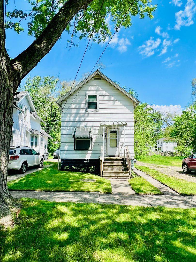 House for rent at 708 Elizabeth St, Kalamazoo, MI 49007