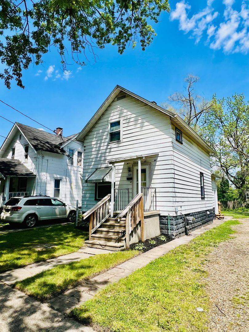 House for rent at 708 Elizabeth St, Kalamazoo, MI 49007