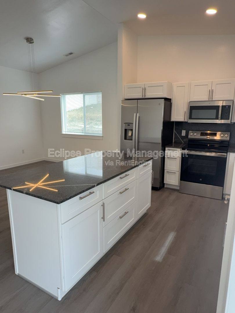 House for rent at 147 Buena Vista Dr, Grand Junction, CO 81503