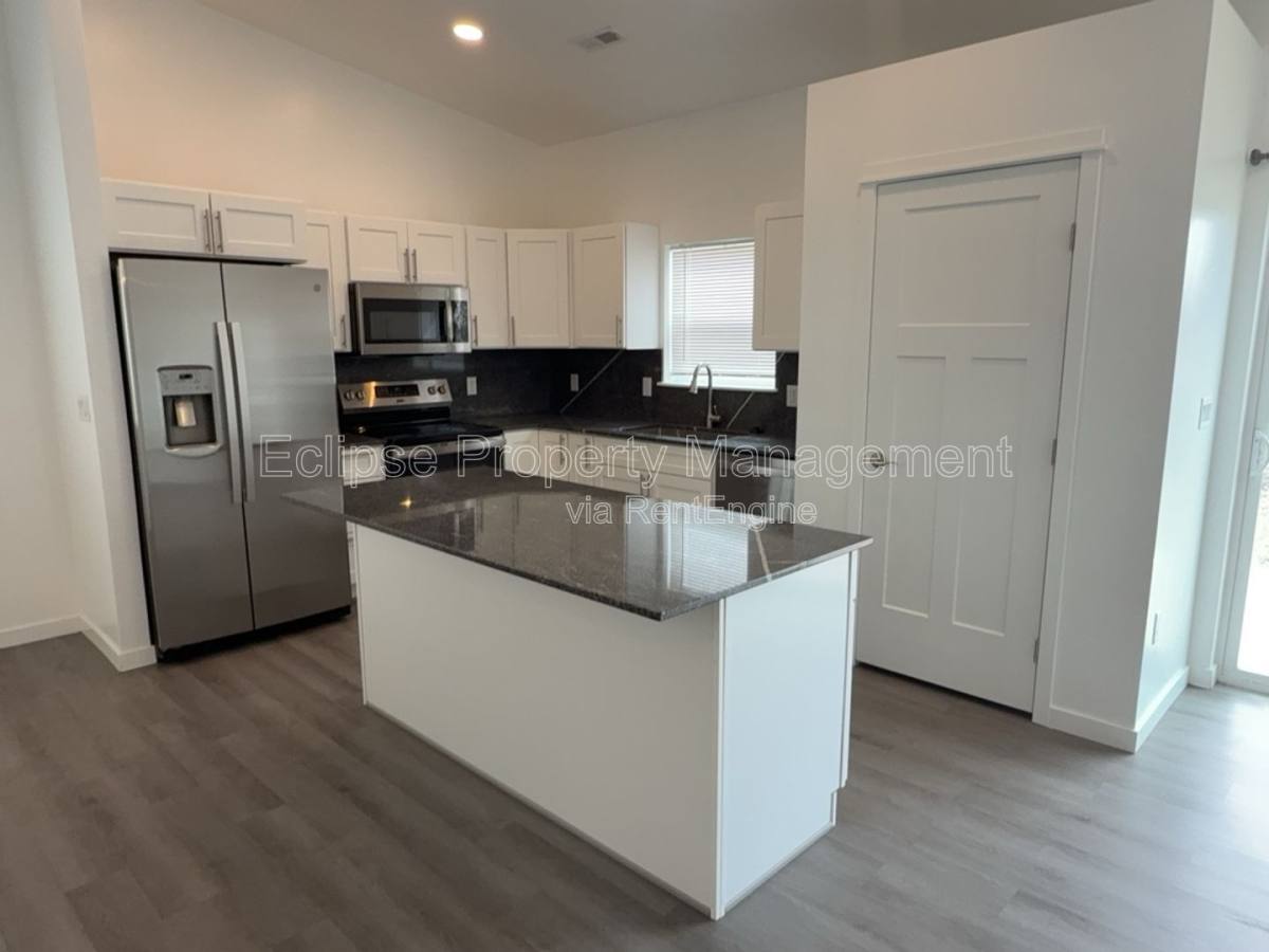 House for rent at 147 Buena Vista Dr, Grand Junction, CO 81503