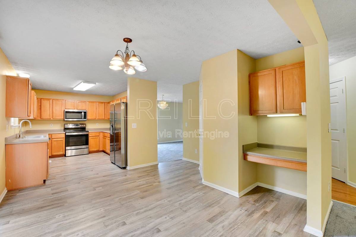 House for rent at 5703 Georgia Lane, Louisville, KY 40219