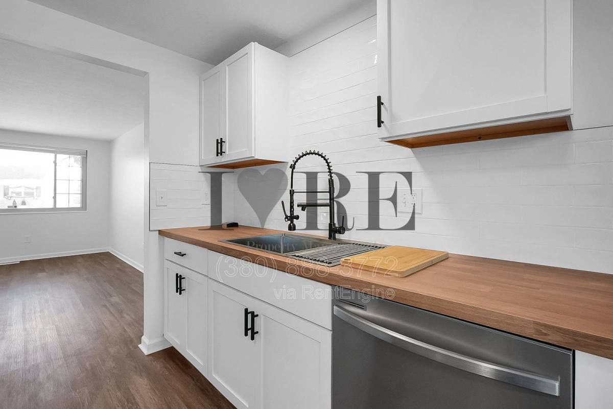 Apartment for rent at 1902 Brookfield Rd, Columbus, OH 43229