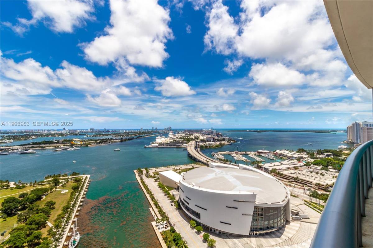 Condo for rent at 888 Biscayne Blvd #3609, Miami, FL 33132