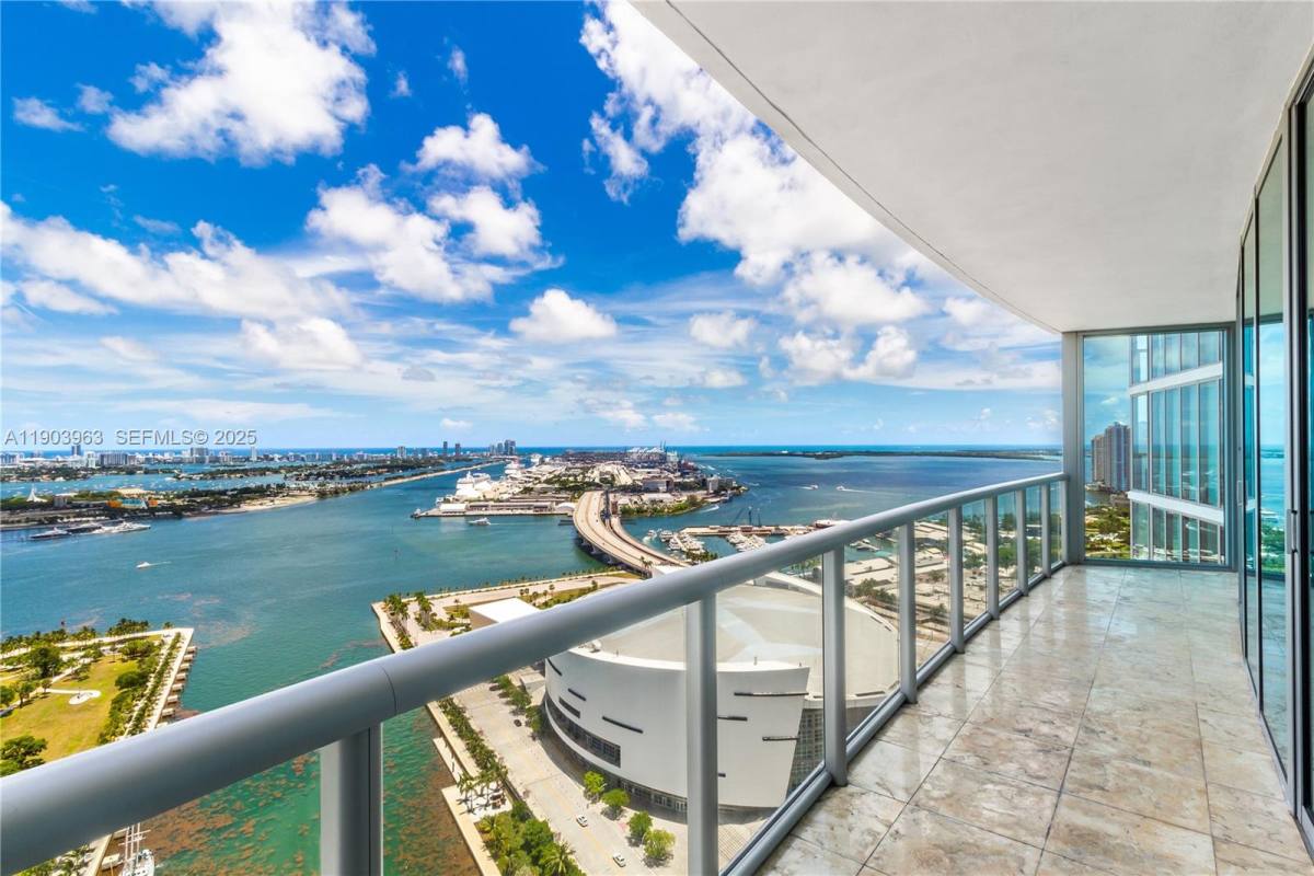 Condo for rent at 888 Biscayne Blvd #3609, Miami, FL 33132