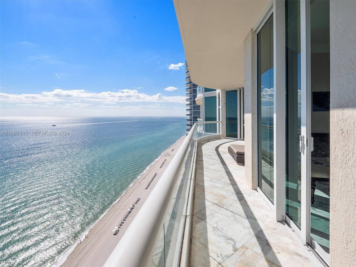 Apartment for rent at 16047 Collins Ave #2602, North Miami Beach, FL 33160