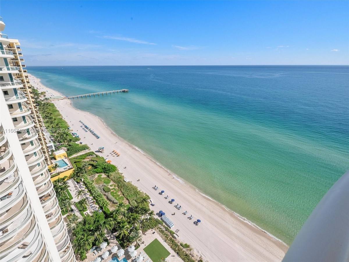 Apartment for rent at 16047 Collins Ave #2602, North Miami Beach, FL 33160