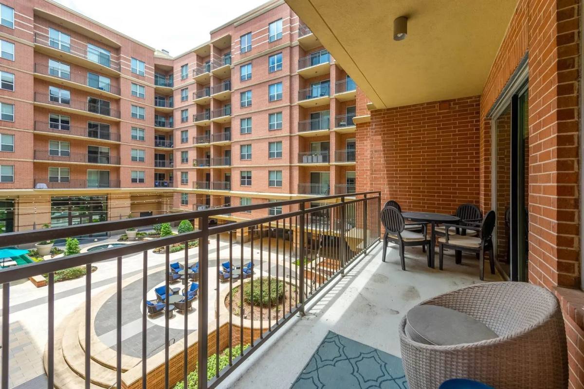 Apartment for rent at 5740 San Felipe St, Houston, TX 77057