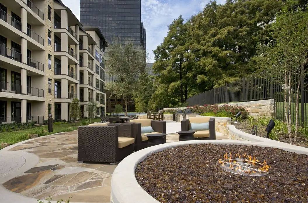 Apartment for rent at 3100 Post Oak Blvd, Houston, TX 77056