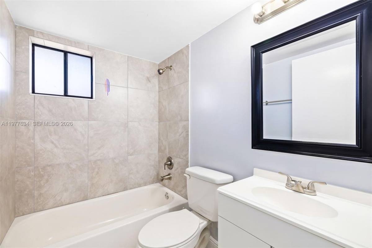 Apartment for rent at 5400 W 21st Court #402, Hialeah, FL 33016