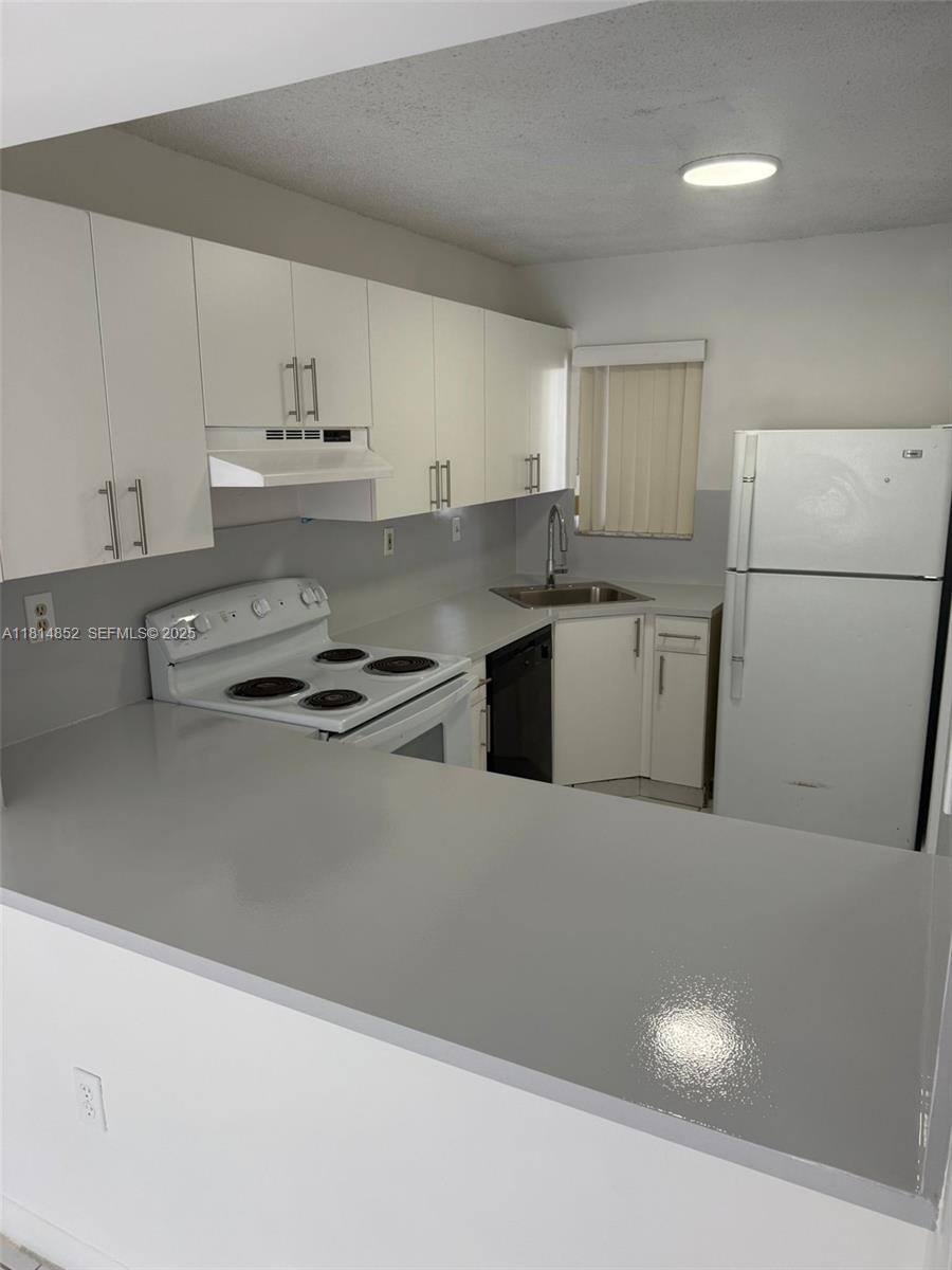 Condo for rent at 2680 W 76th St #204, Hialeah, FL 33016