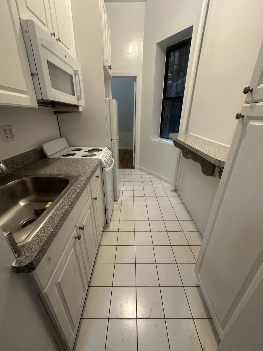 Apartment for rent at 711 2nd Ave #1C, New York, NY 10016