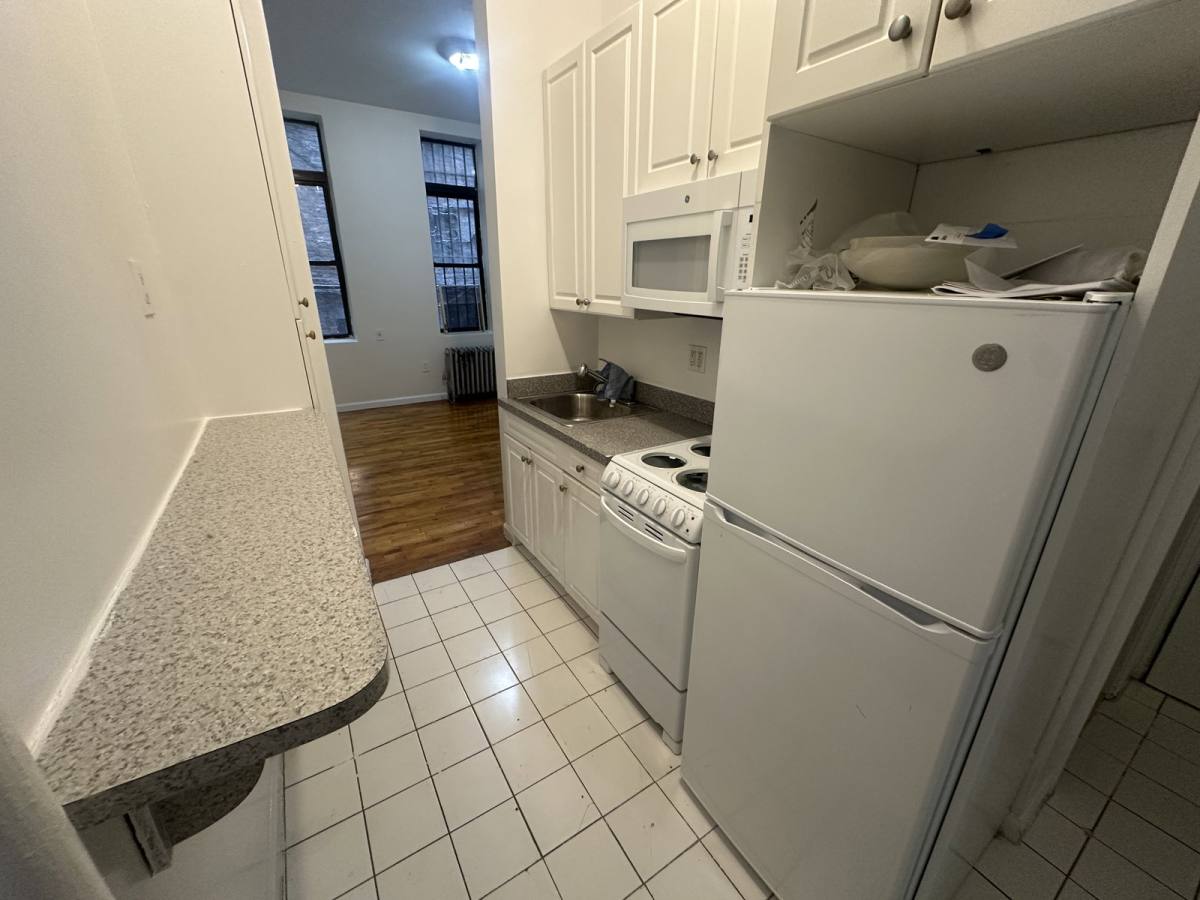 Apartment for rent at 711 2nd Ave #1C, New York, NY 10016