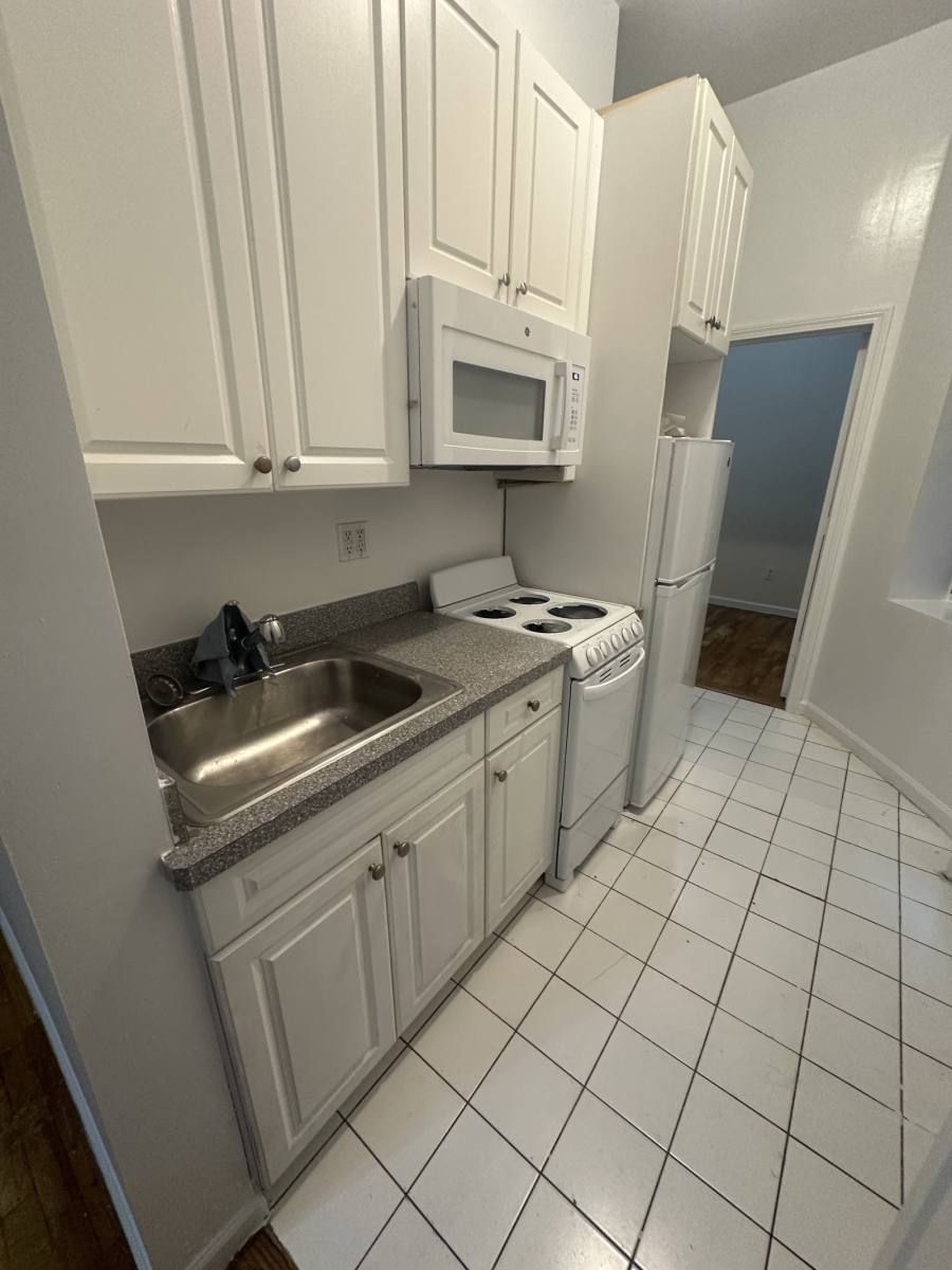 Apartment for rent at 711 2nd Ave #1C, New York, NY 10016