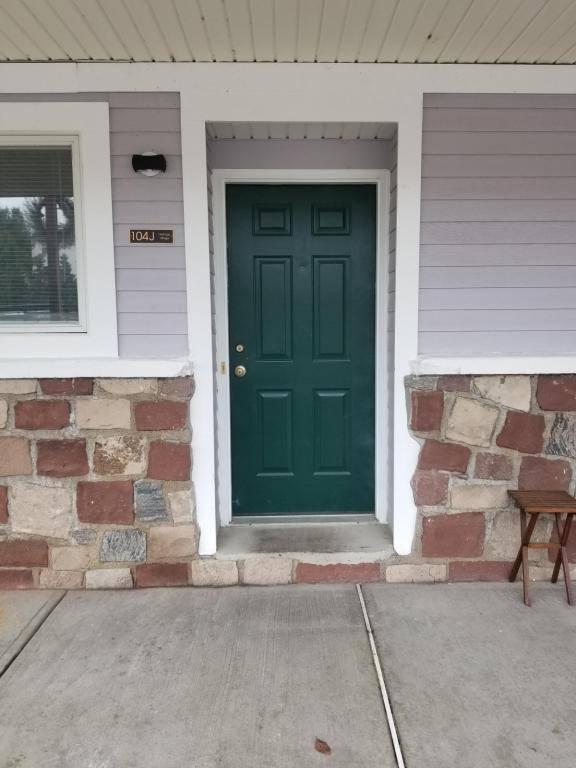 Apartment for rent at 104F Quarry Rd, Hamburg, NJ 07419