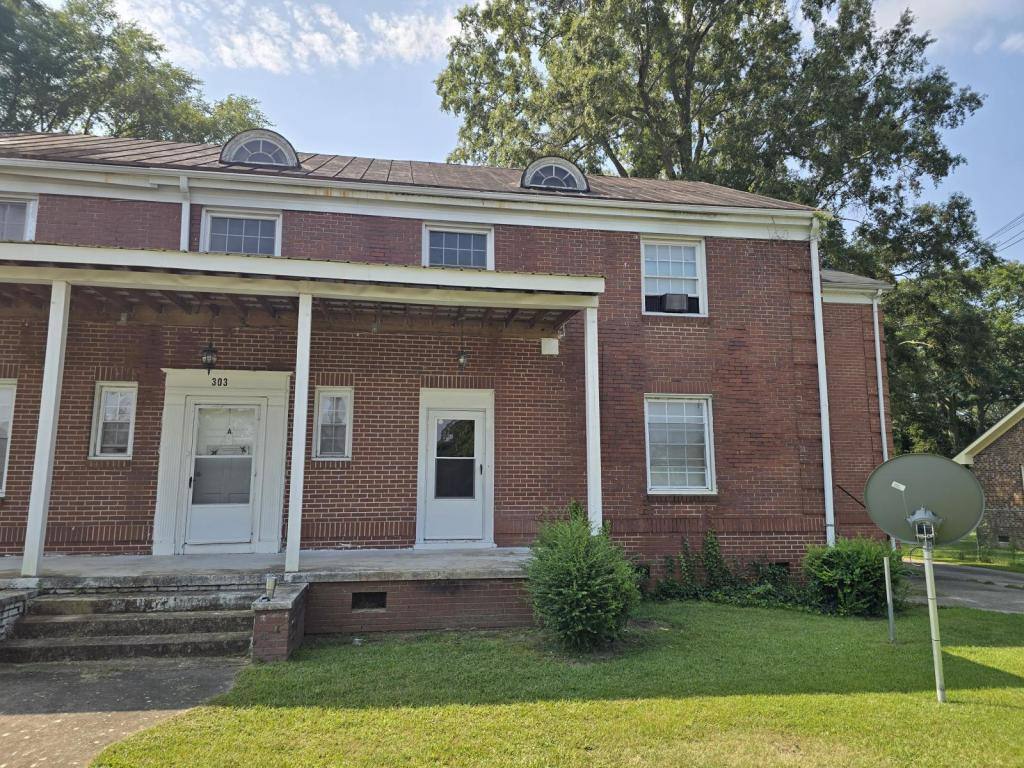 Apartment for rent at 303 W Academy St, Robersonville, NC 27871